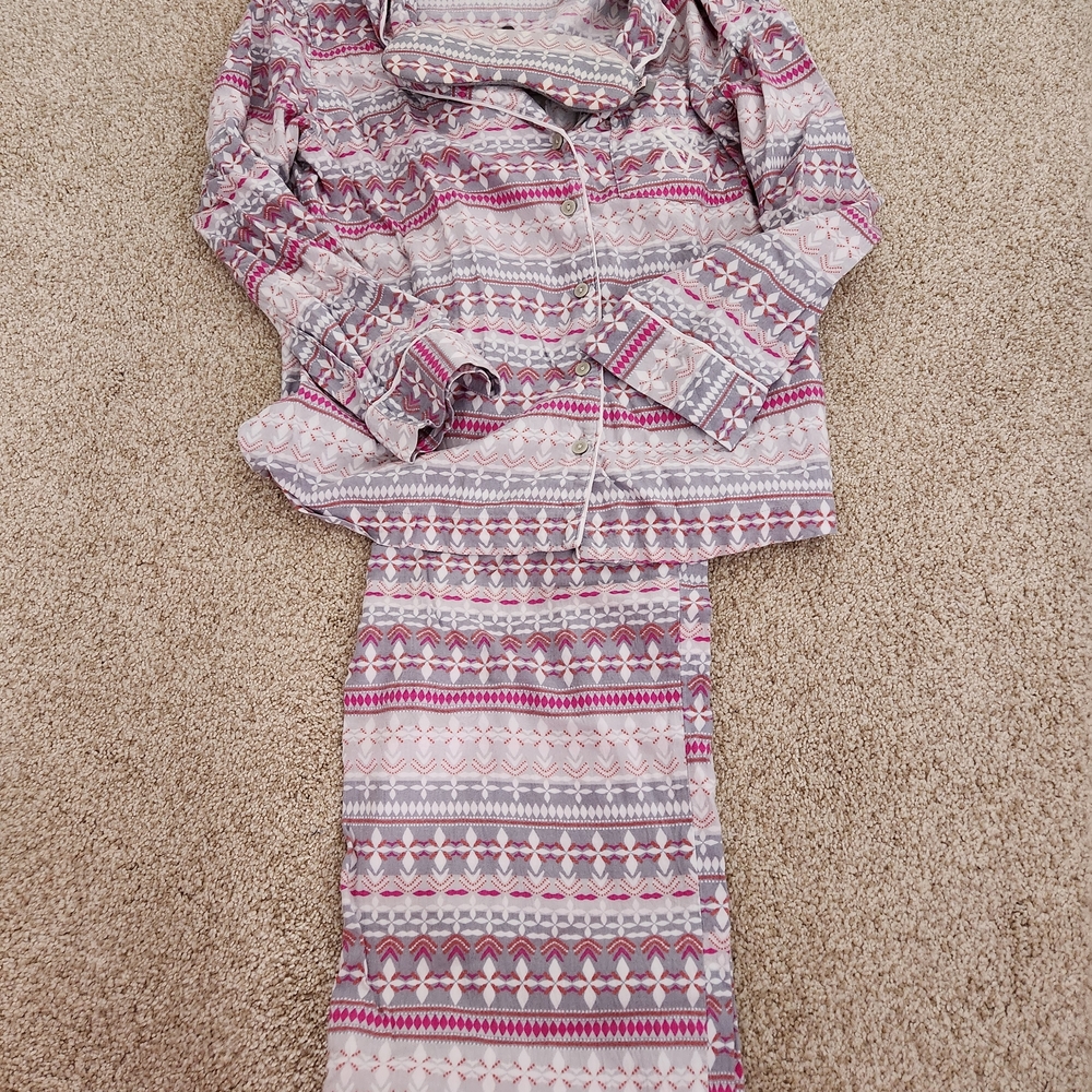 Victoria's Secret Pajamas *ENTIRE CLOSET IS BUY 1 GET 1 50%*